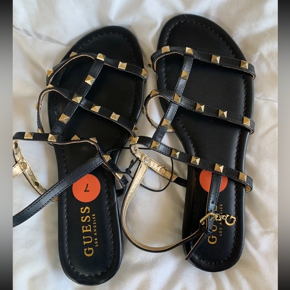 *NWT GUESS Women’s Black& Gold Studded Sandals SIZE 7 NWT* - Picture 4 of 8